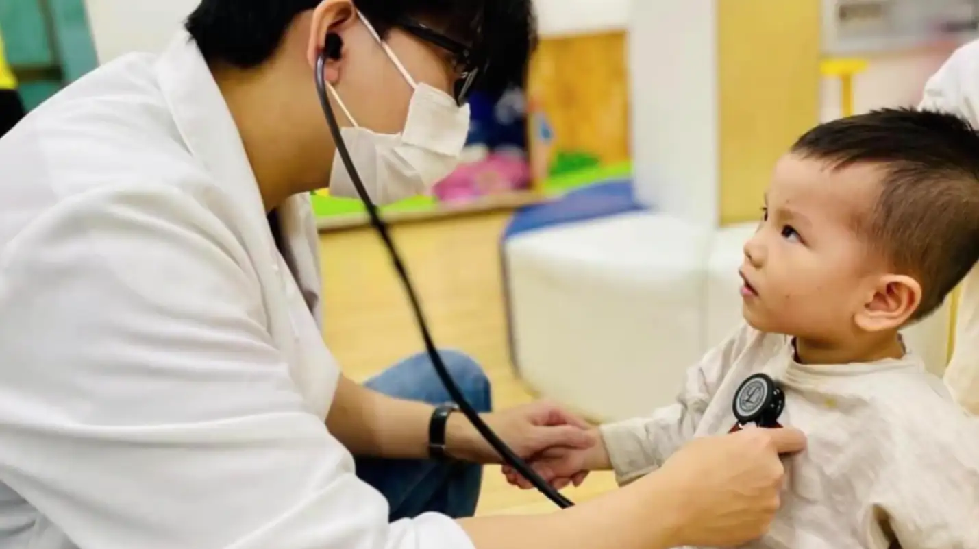 Khám sức khỏe định kỳ và phòng chống dịch bệnh cho trẻ